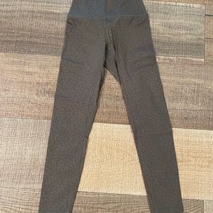 Born Primitive olive leopard leggings - size small